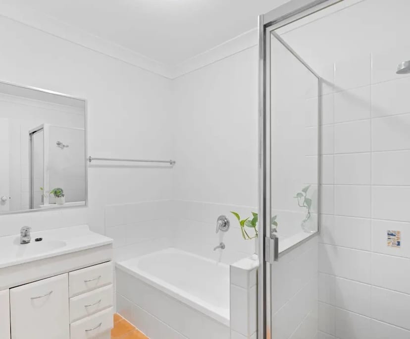 $300, Flatshare, 3 bathrooms, Boronia Heights QLD 4124