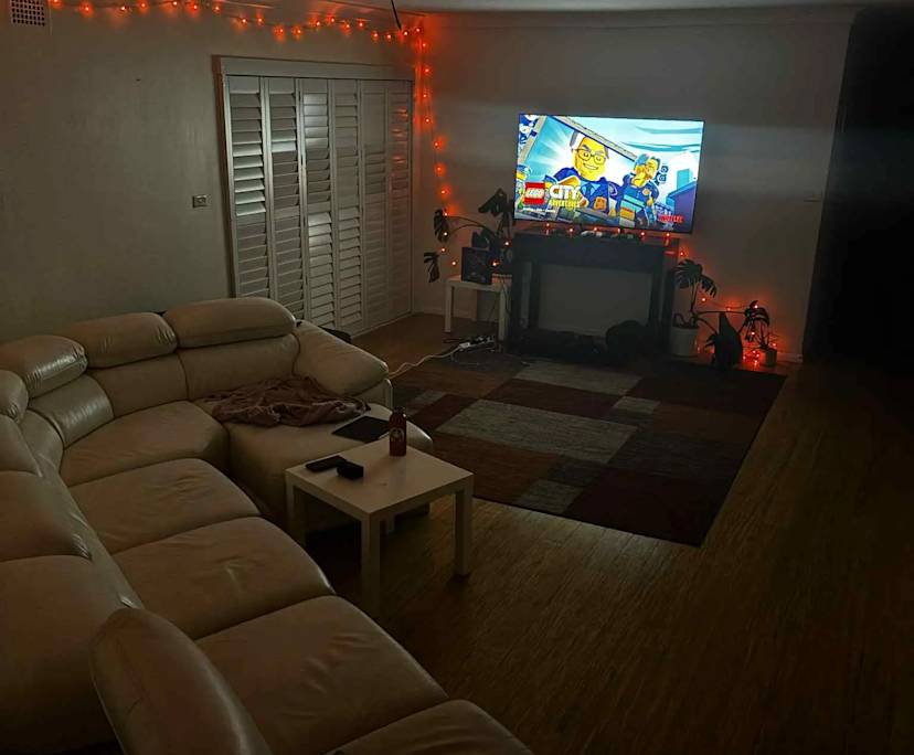 Furnished room in a flatshare