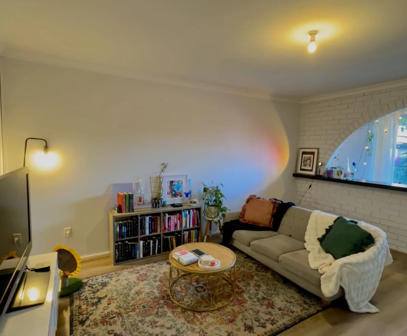 Unfurnished room in a flatshare