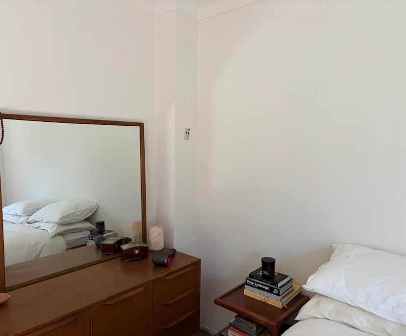 Furnished room in a flatshare