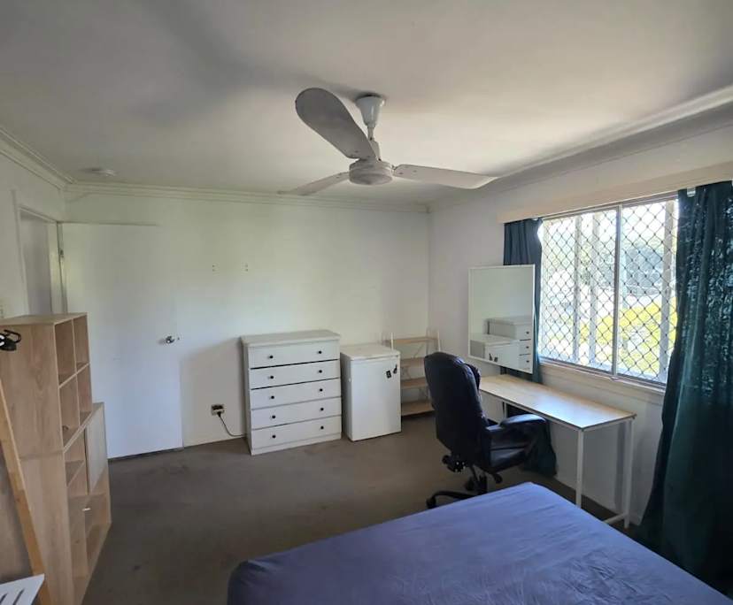 Furnished room in a share house