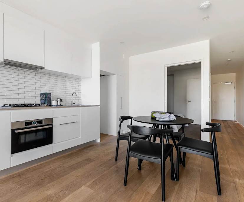 $550, 1-bed, 1 bathroom, Richmond VIC 3121