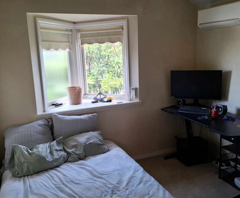 Unfurnished room in a share house