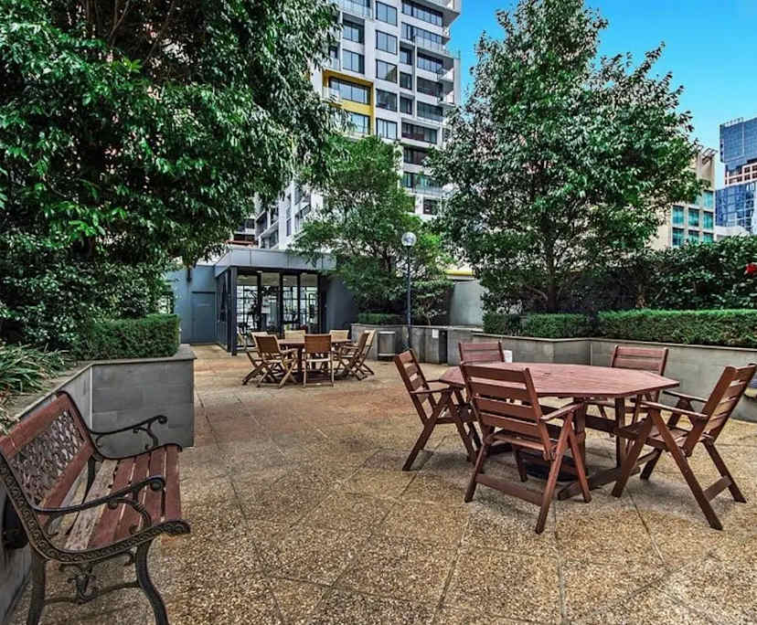 Furnished room in a flatshare