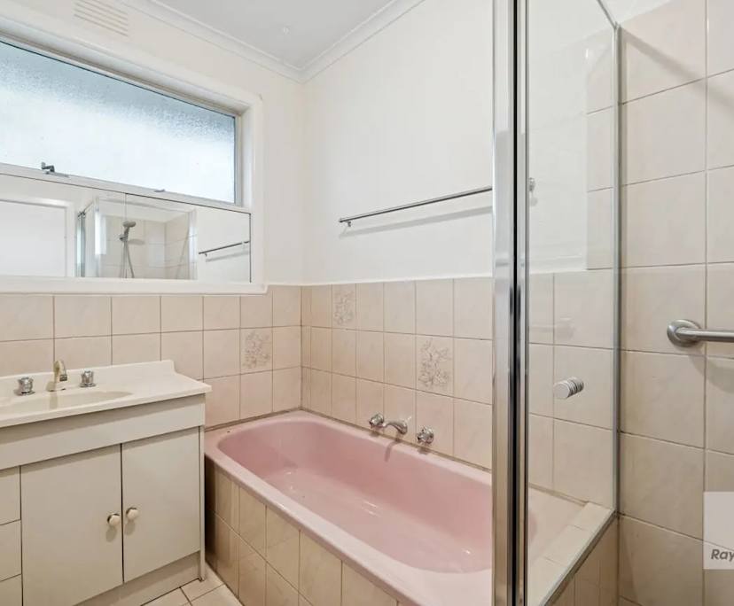 $230, Share-house, 3 bathrooms, Saint Albans VIC 3021