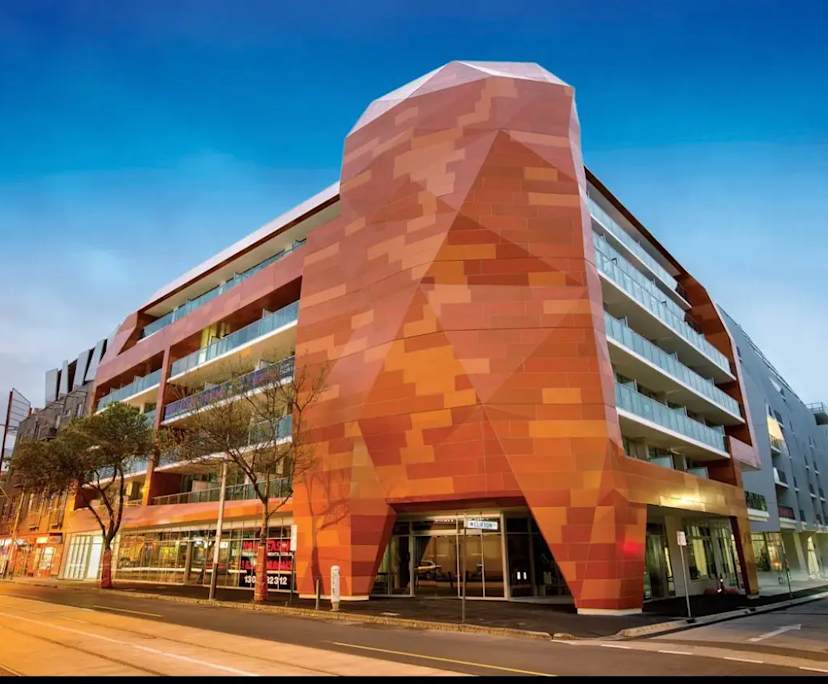 Furnished room with ensuite in a flatshare