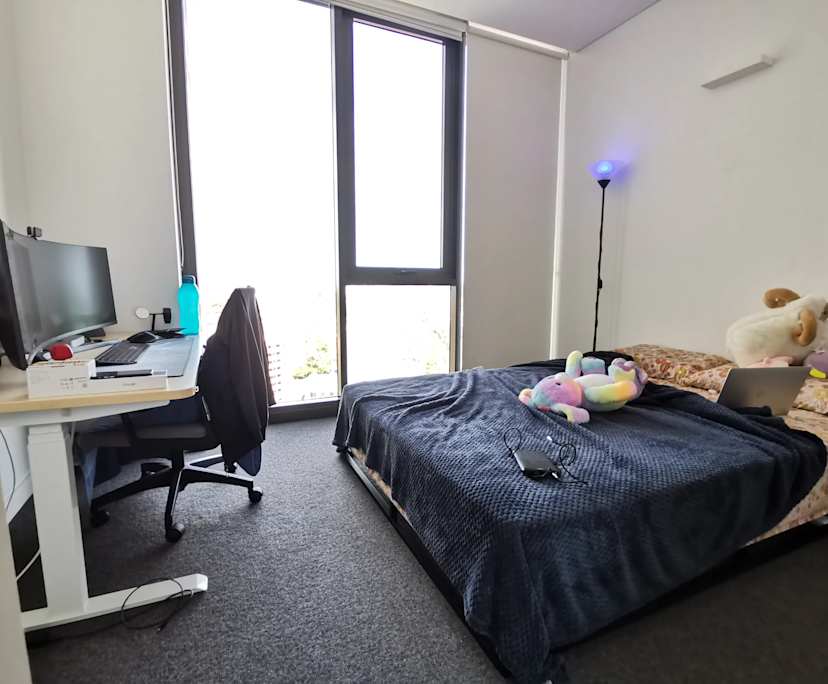 Furnished room with ensuite in a flatshare