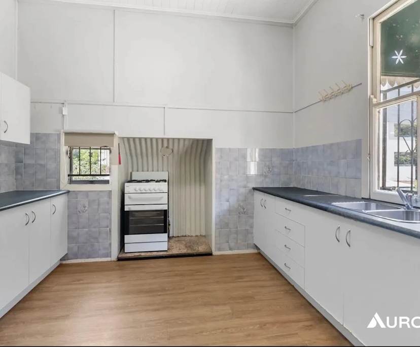 Room in a share house