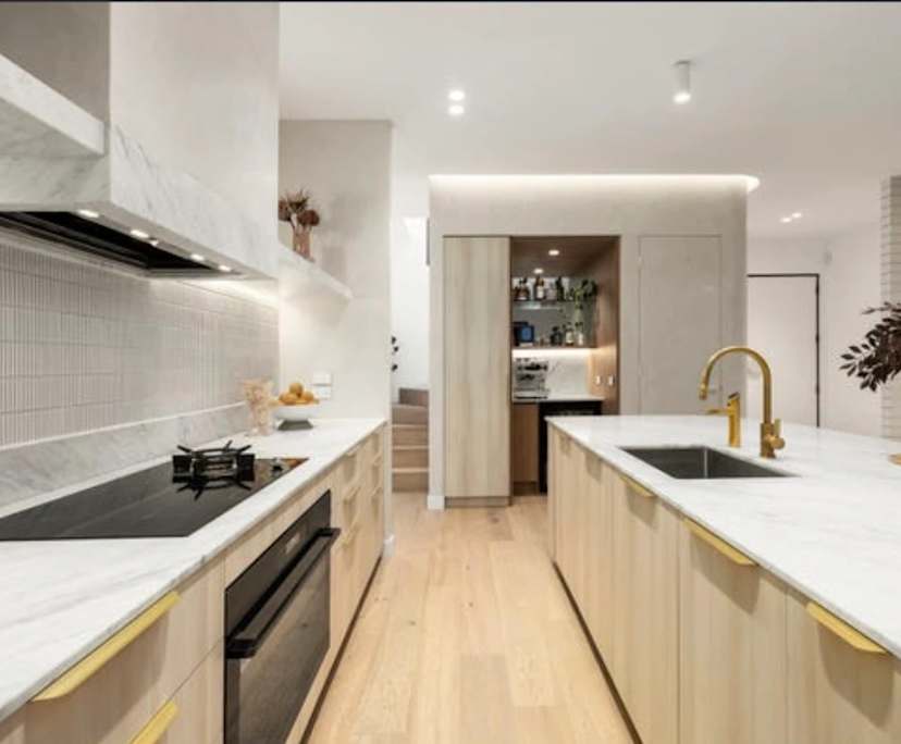 $350, Homestay, 4 bathrooms, Surrey Hills VIC 3127