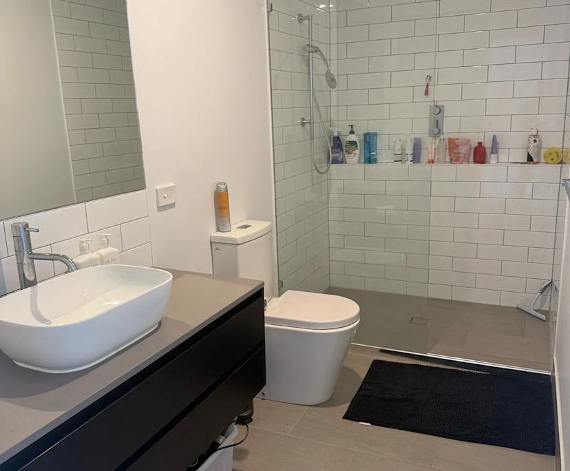 Unfurnished room with ensuite in a flatshare