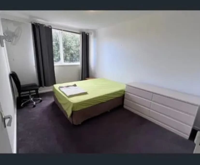Unfurnished room in a flatshare