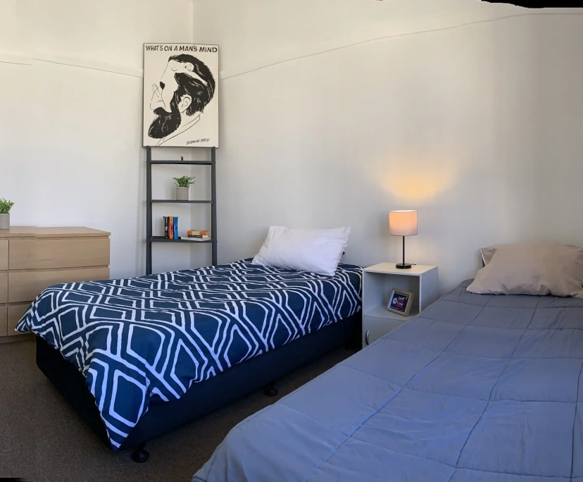 Furnished room in a flatshare