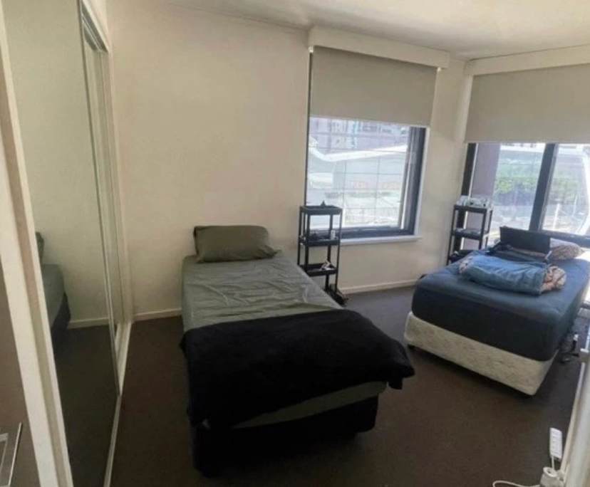 Furnished room in a flatshare