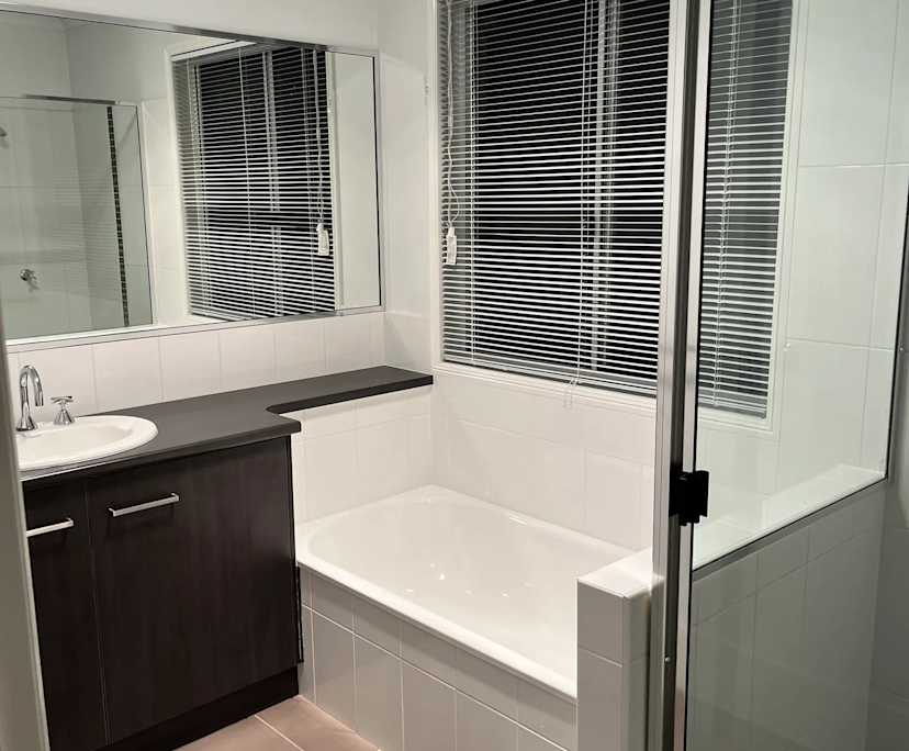 $300, Flatshare, 2 rooms, Glenvale QLD 4350, Glenvale QLD 4350