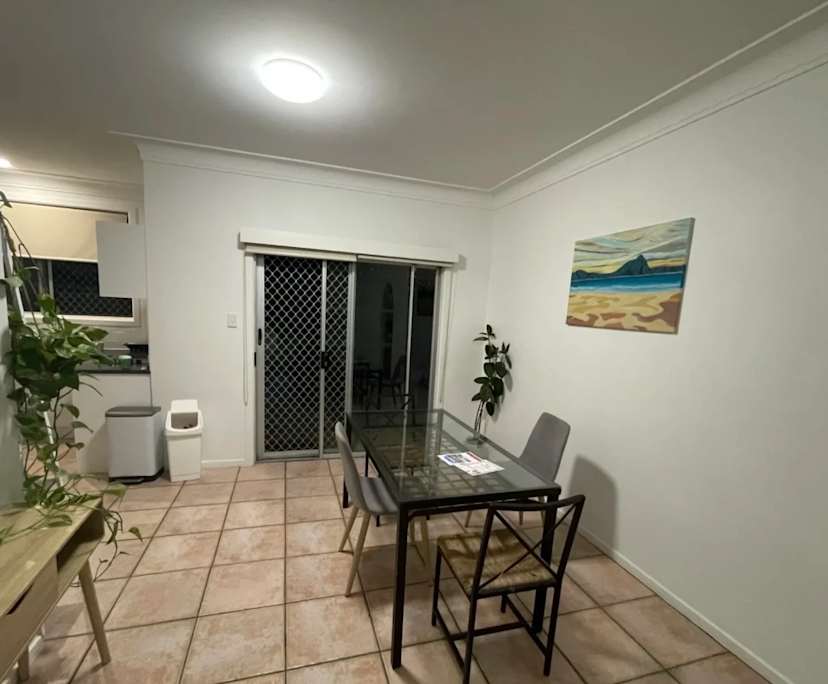 $350, Share-house, 3 bathrooms, Palm Beach QLD 4221