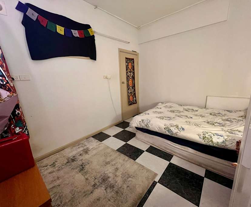 Room in a share house