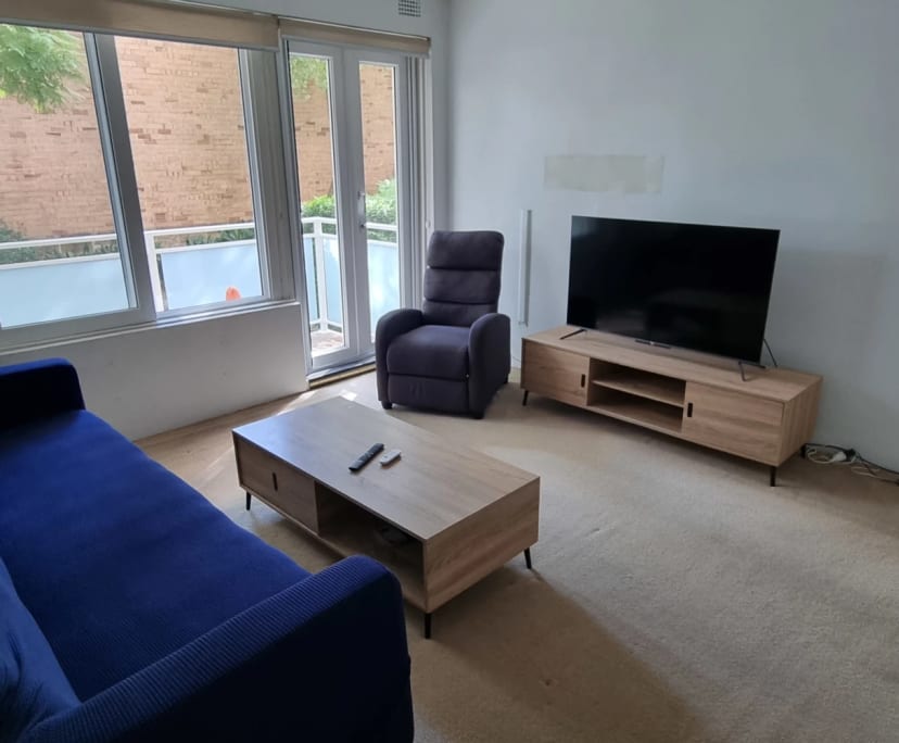 Furnished room in a flatshare