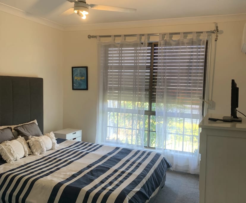 $280, Homestay, 1 bathroom, Paradise Point QLD 4216