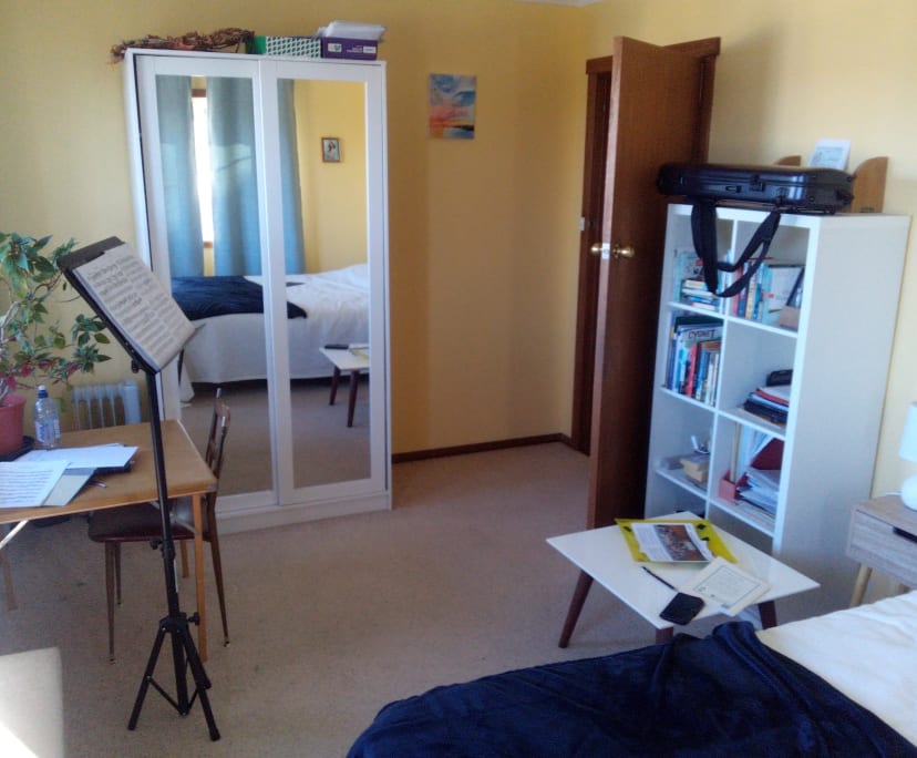 Furnished room in a share house