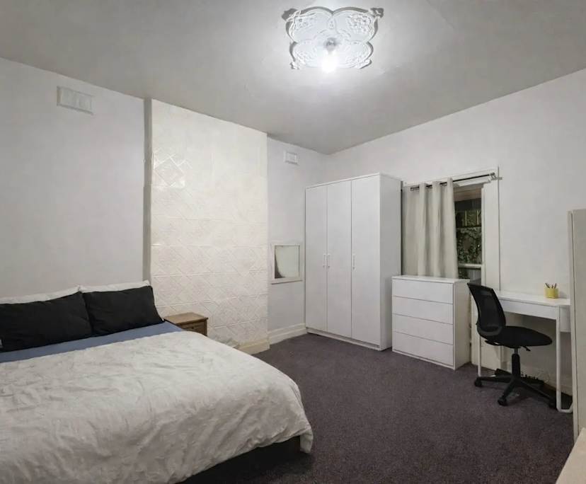 $1,195, Whole-property, 5 bathrooms, Malvern East VIC 3145