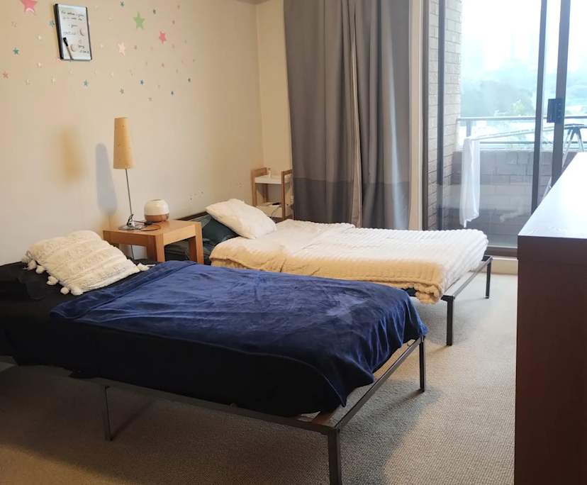 Furnished room in a flatshare