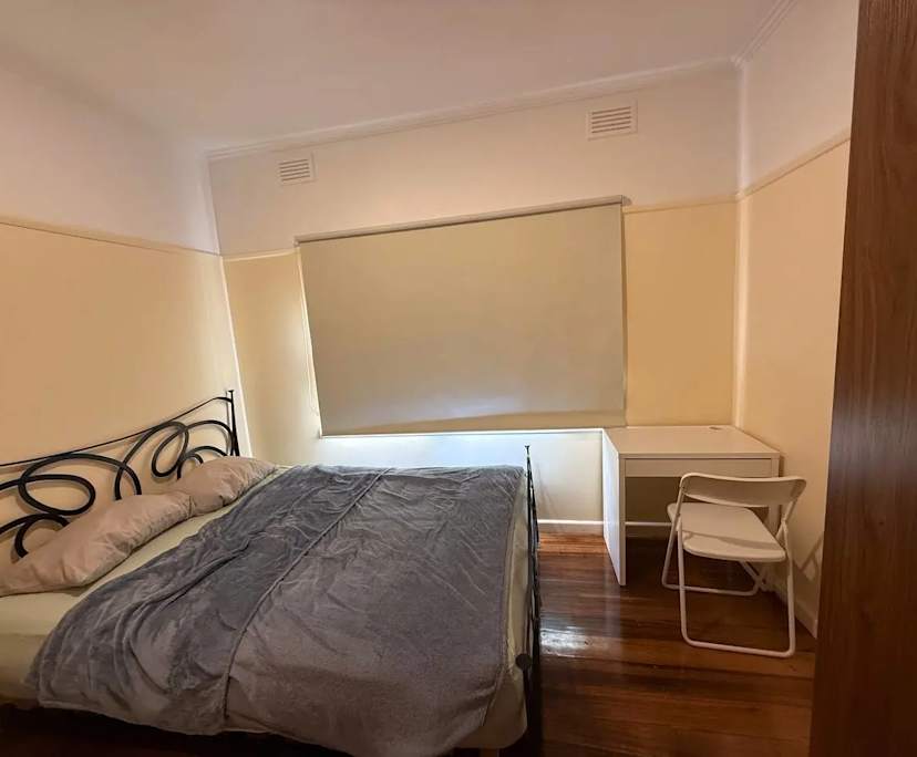 Room in a share house