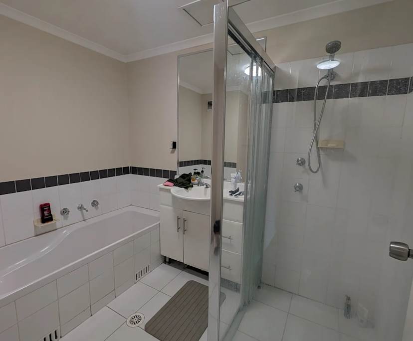 $300, Flatshare, 2 bathrooms, Liverpool NSW 2170