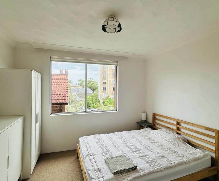 Furnished room in a flatshare