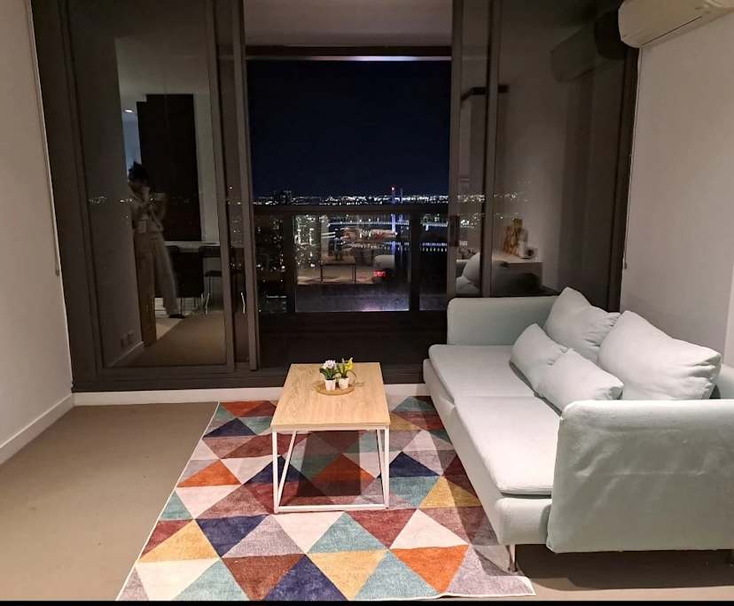 Furnished room in a flatshare