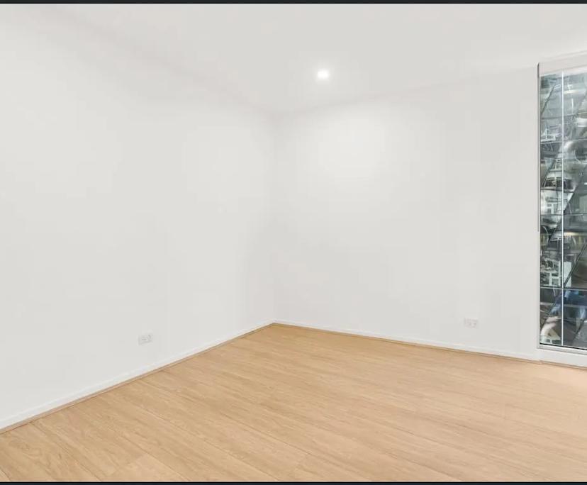 Unfurnished room with own bathroom