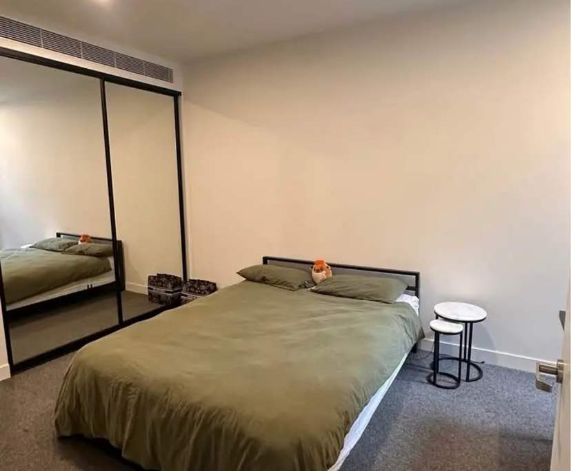 Unfurnished room with ensuite in a flatshare