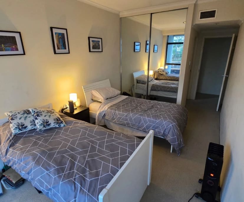 Furnished room with ensuite in a flatshare