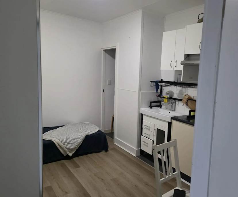 Furnished room with own bathroom