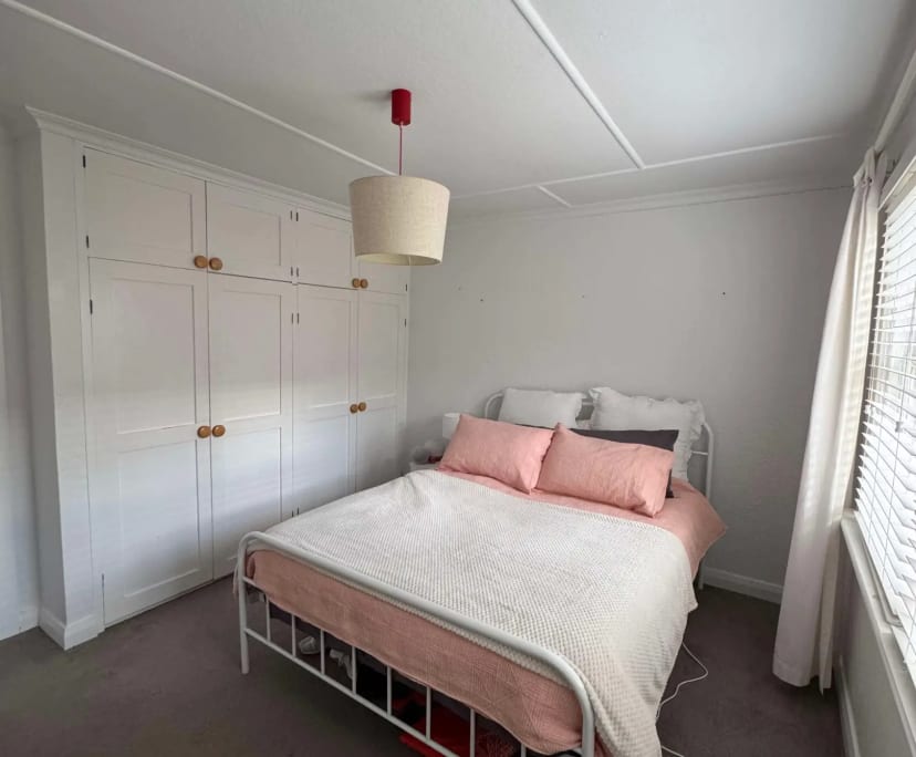Room in a share house