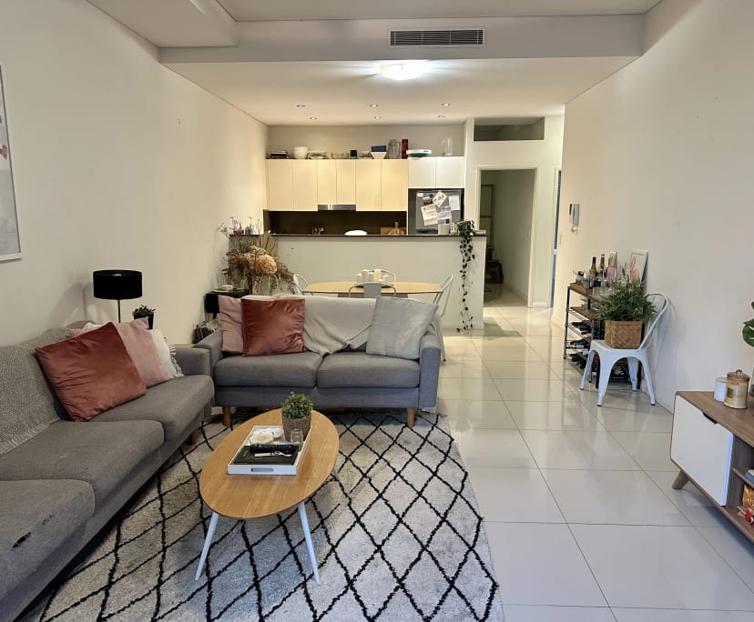 Unfurnished room in a flatshare