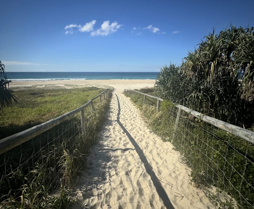 $500, Flatshare, 3 bathrooms, Mermaid Beach QLD 4218