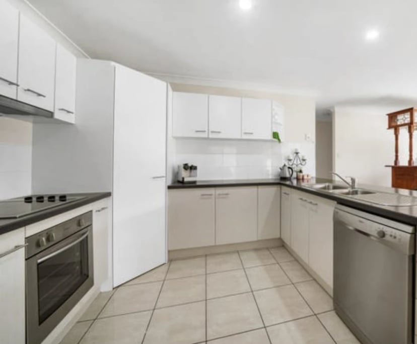 $260, Share-house, 4 bathrooms, Glenvale QLD 4350