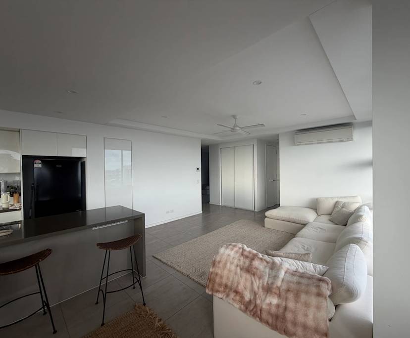 Unfurnished room in a flatshare
