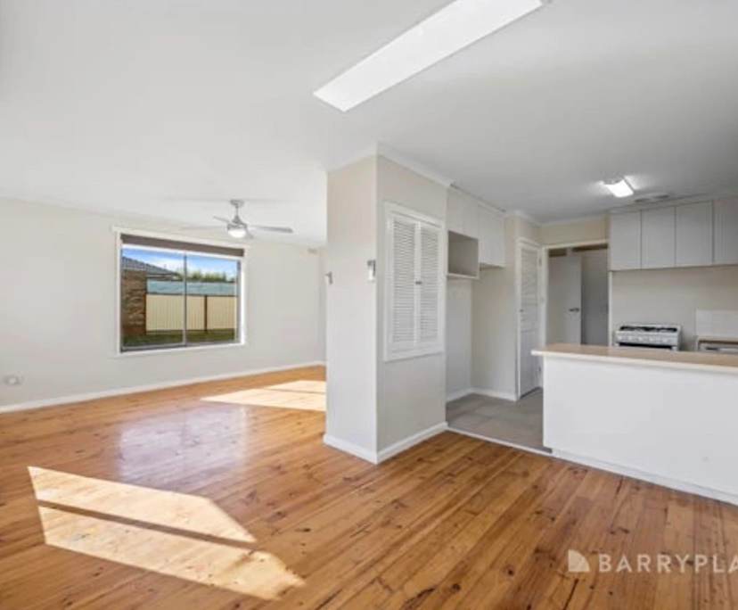 $215, Share-house, 3 bathrooms, Delacombe VIC 3356