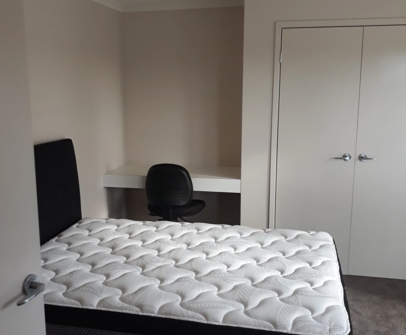 Room in a share house