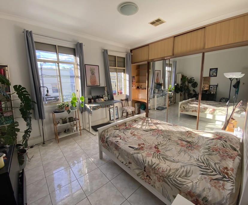 Furnished room in a flatshare