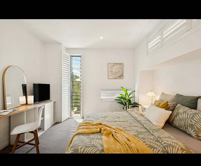 Unfurnished room with own bathroom