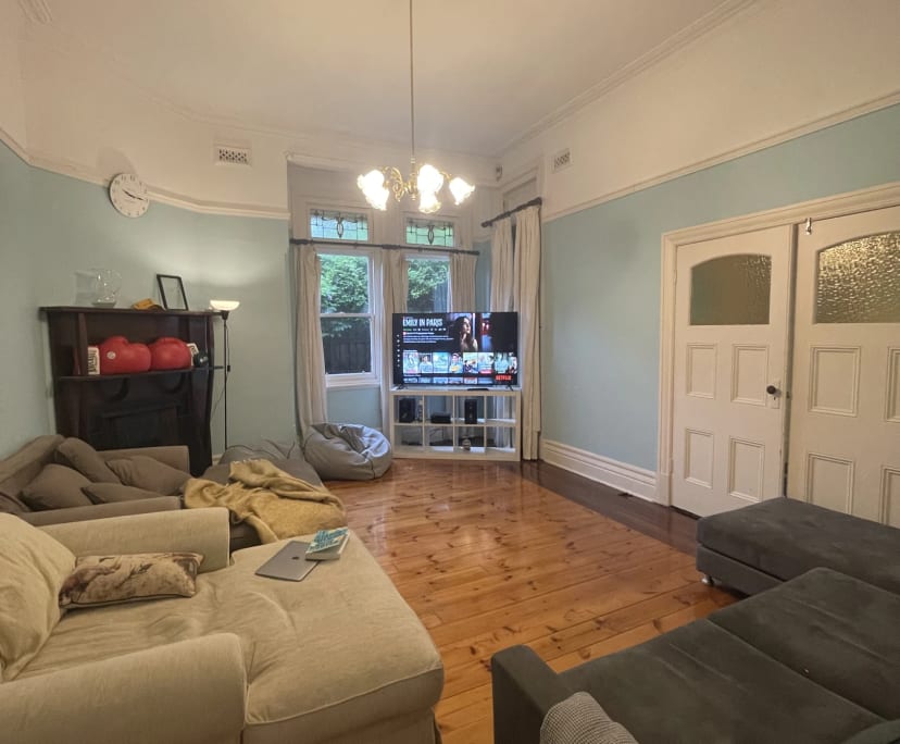 Room for Rent in Toorak, Melbourne 325, Furnished...