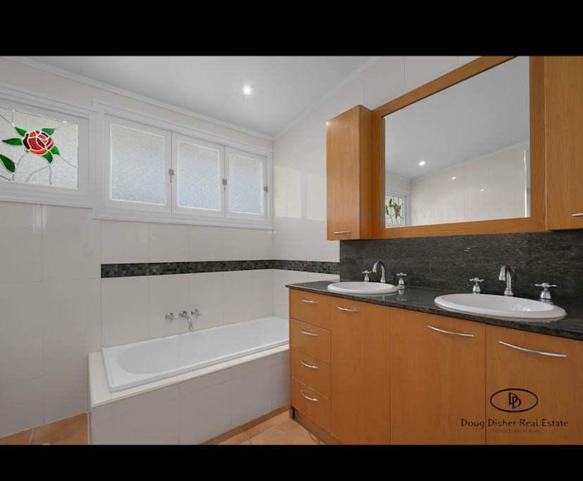 $340, Share-house, 3 bathrooms, The Gap QLD 4061