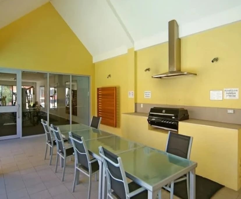 Furnished room with ensuite in a flatshare