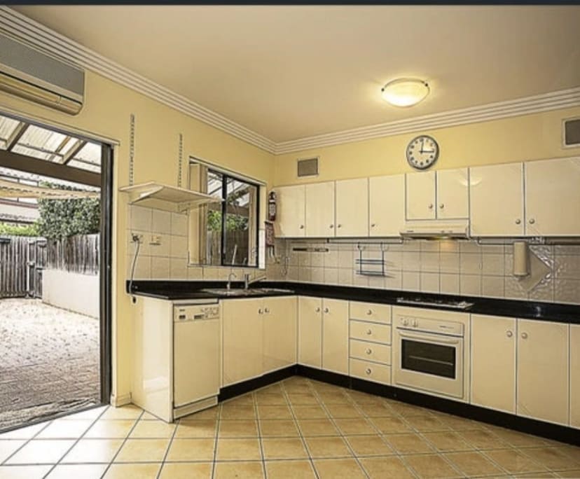 Furnished room in a share house