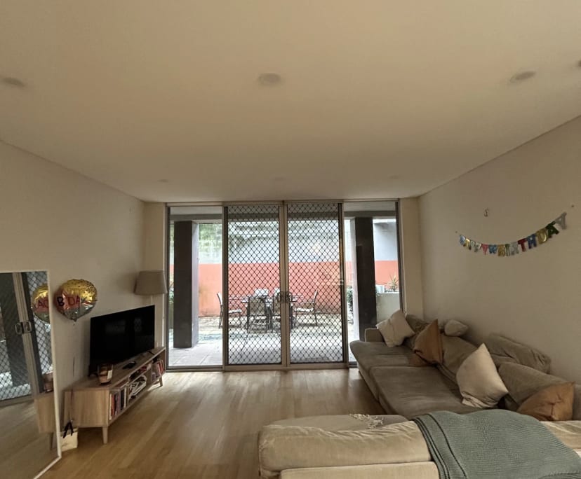 Furnished room in a flatshare