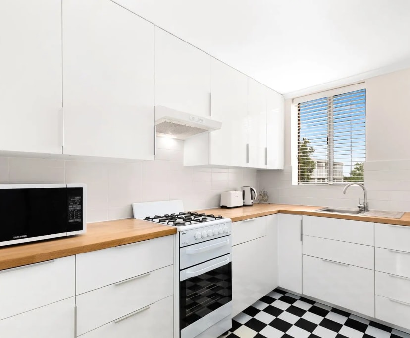 Furnished room in a flatshare