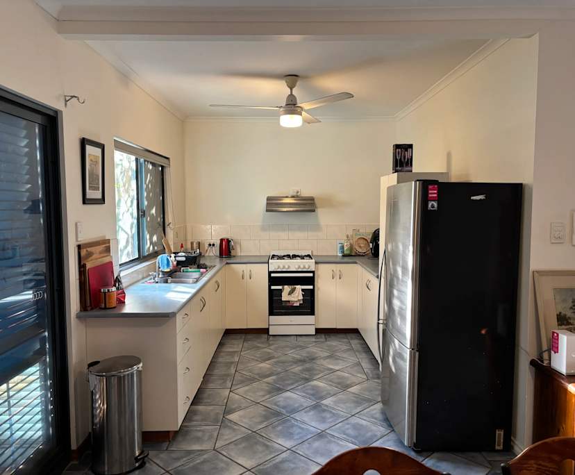Furnished room in a flatshare