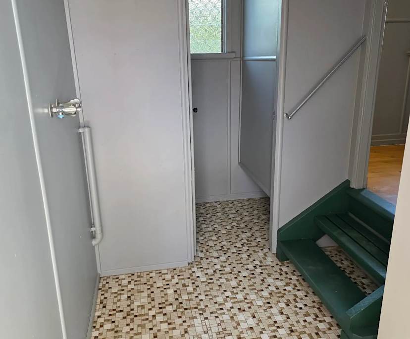 $310, Share-house, 3 bathrooms, Silkstone QLD 4304